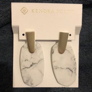 Kendra Scott Jewelry - Kendra Scott Aragon Drop Earrings NWT Kendra Scott Jewelry - Kendra Scott Aragon Drop Earrings NWT